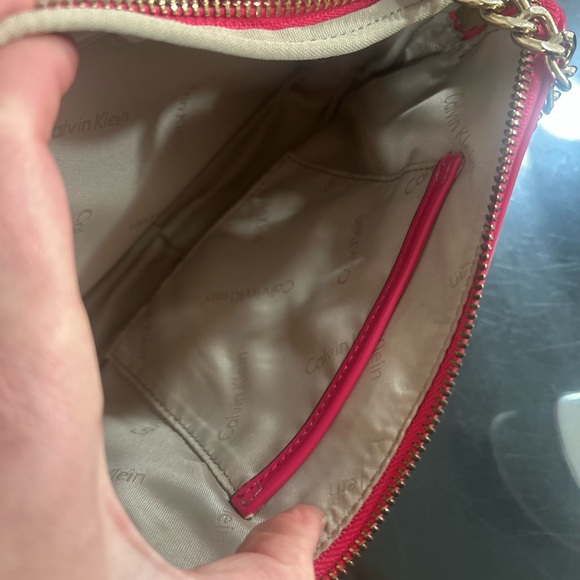 Calvin Klein Vibrant Pink Quilted Crossbody Bag - Picture 6 of 6